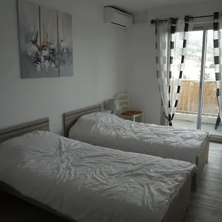 T3 Classé 3 * Vue Parking 100 M Plage/ville * Le Lavandou