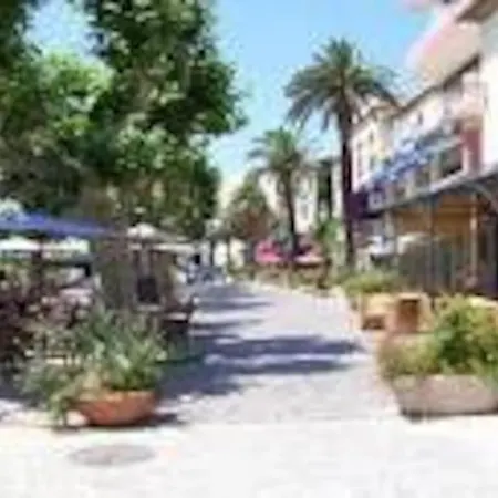 T3 Classé 3 * Vue Parking 100 M Plage/ville Le Lavandou