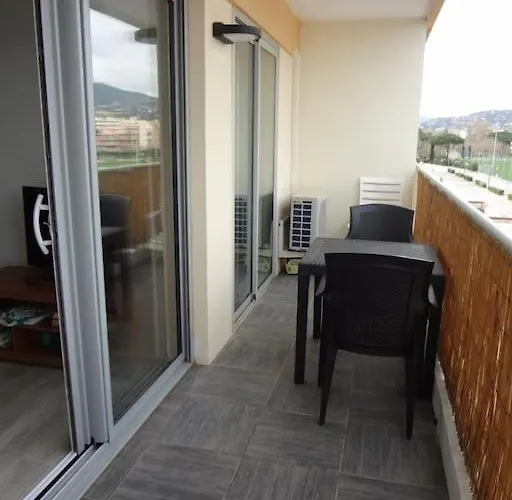 T3 Classe 3 * Vue Parking 100 M Plage/ville *